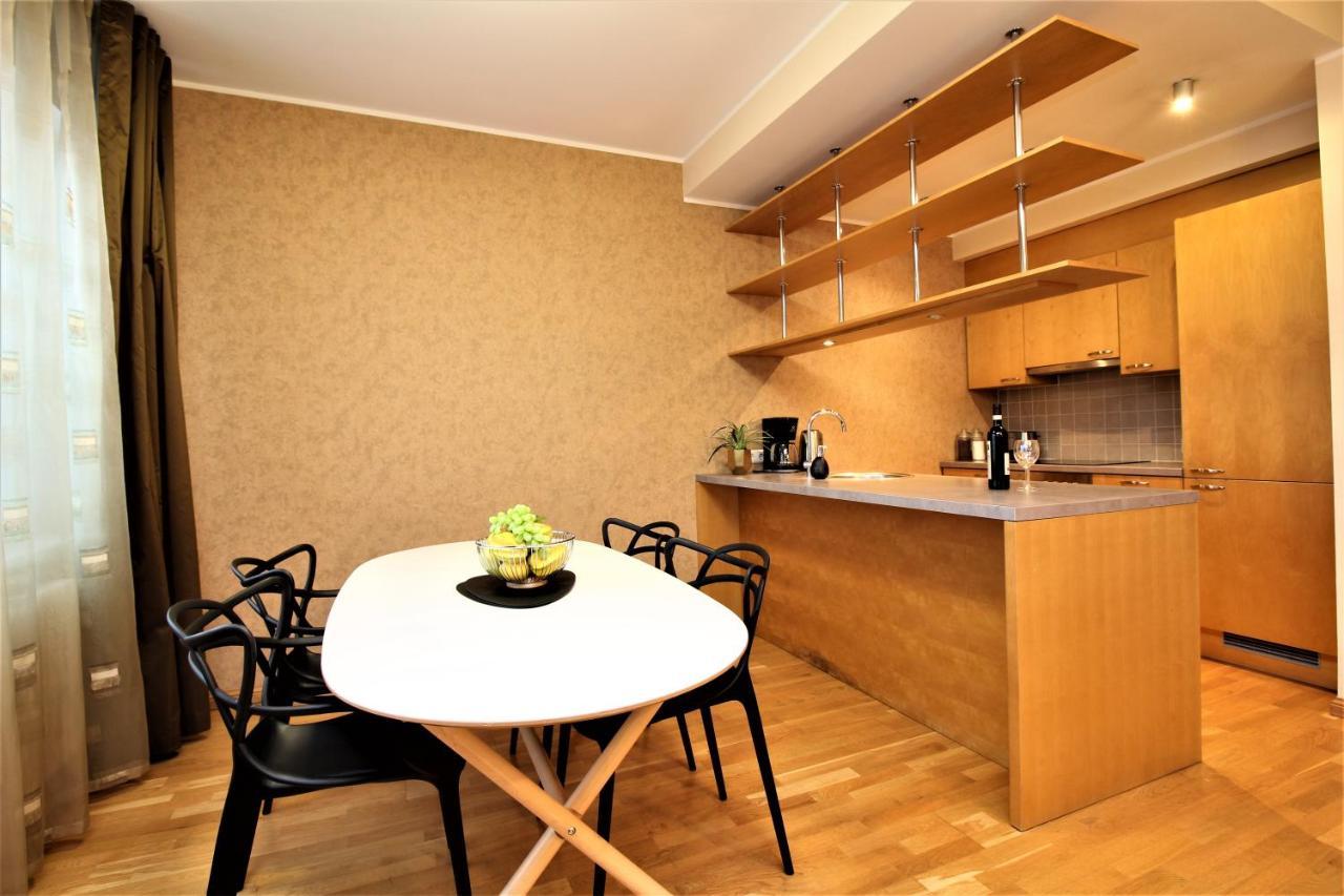 Tallinn City Apartments Freedom Square Esterno foto